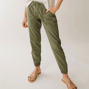 Albion Fit Joggers - Sage